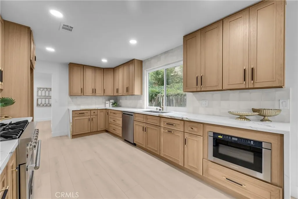3146 E Los Cerillos Drive