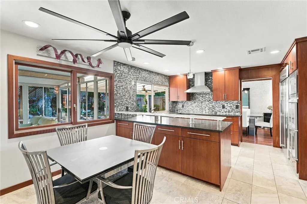300 W Wedgewood