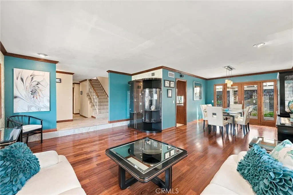 300 W Wedgewood