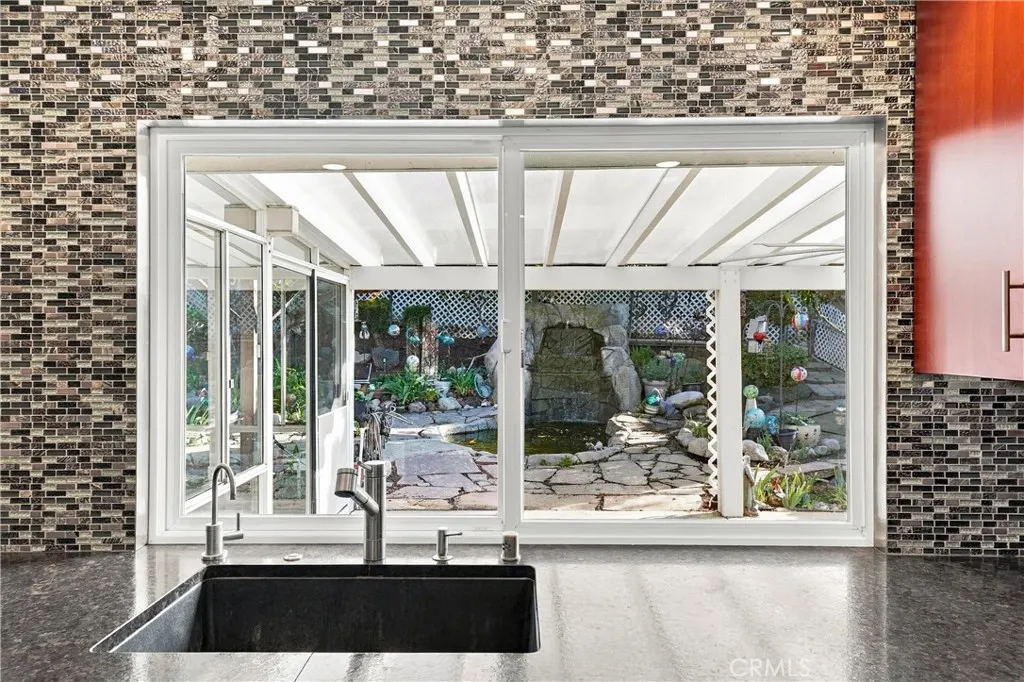 300 W Wedgewood