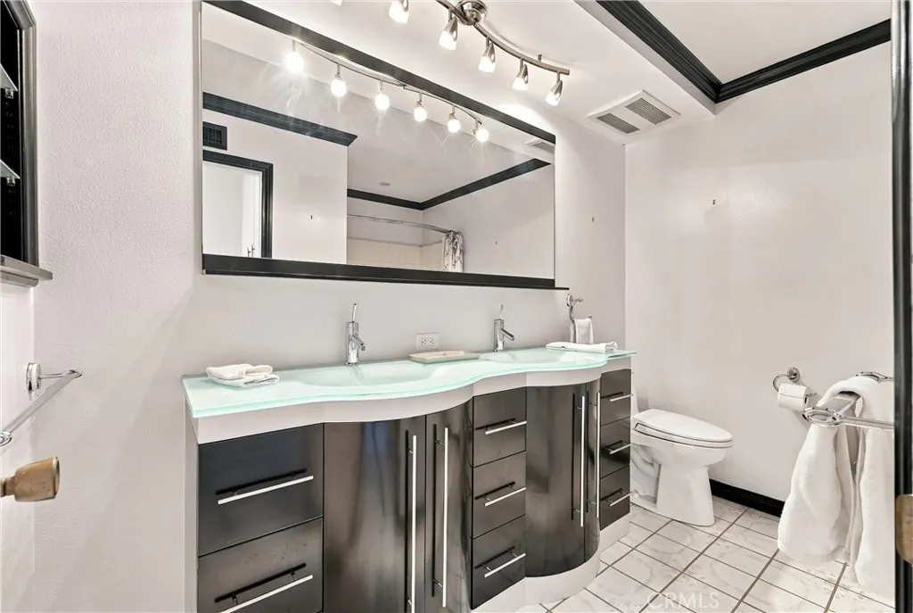 300 W Wedgewood