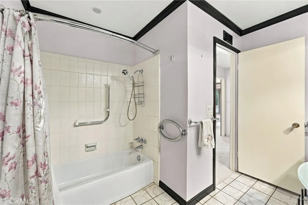 300 W Wedgewood