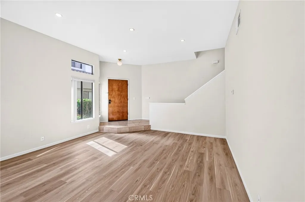 25 Willowcrest