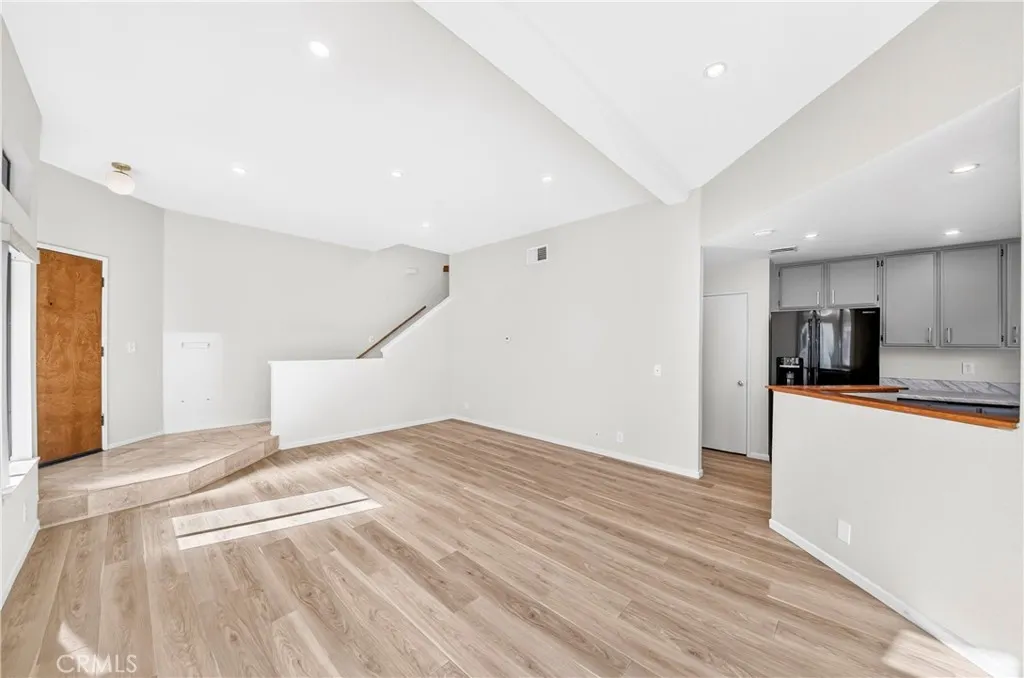 25 Willowcrest