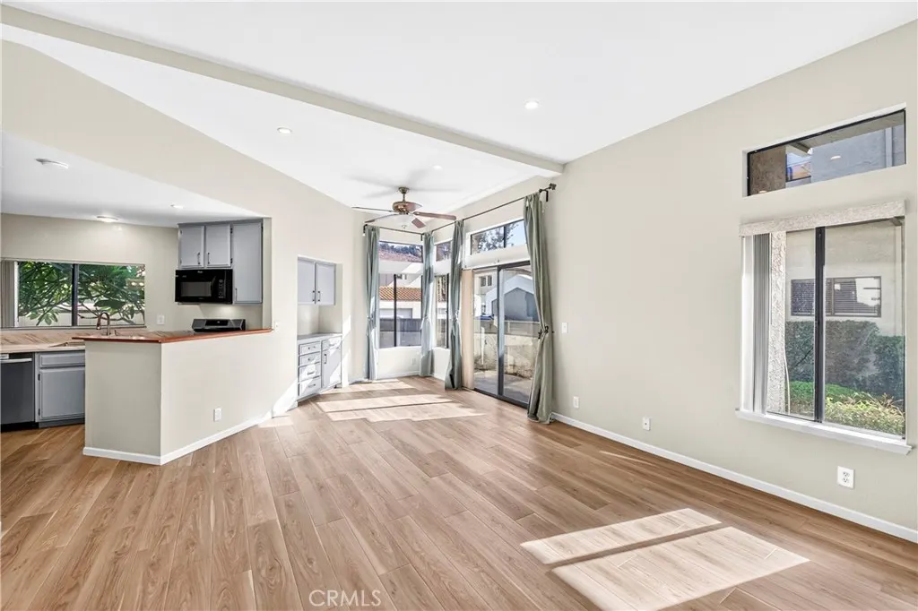 25 Willowcrest