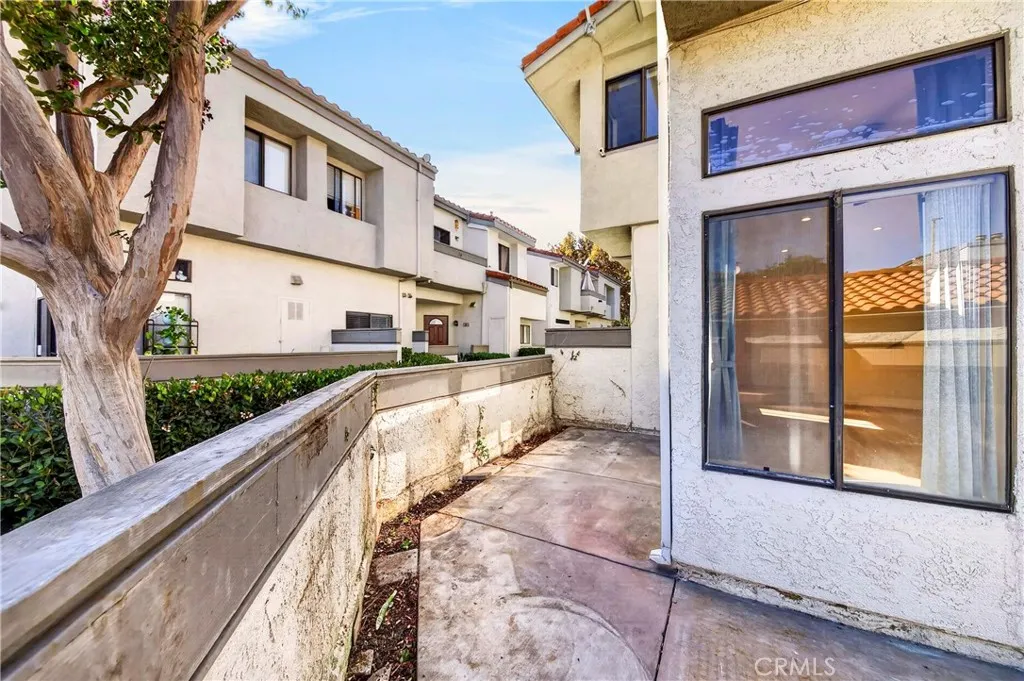 25 Willowcrest