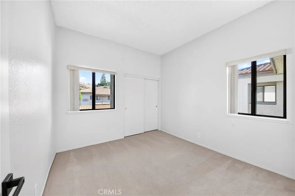 25 Willowcrest