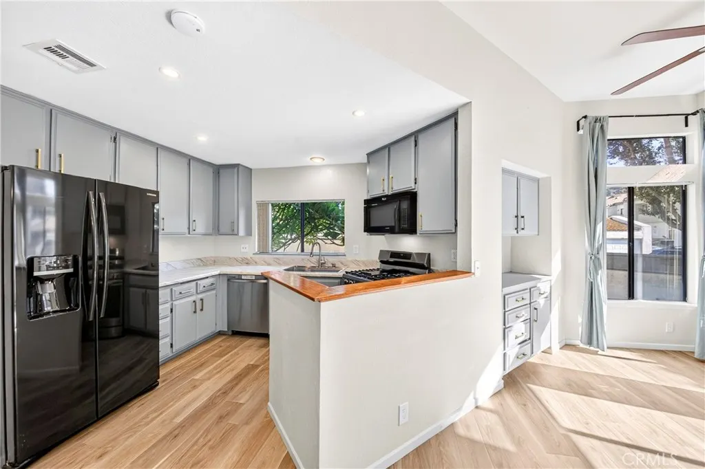 25 Willowcrest