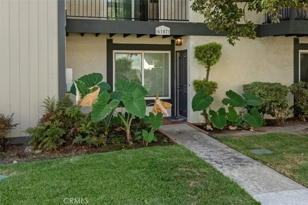 6107 Orange Avenue #11