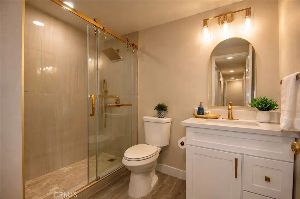 2332 Silverbay