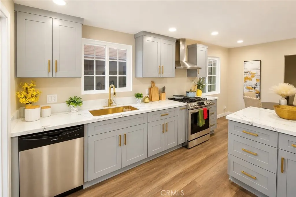 2332 Silverbay