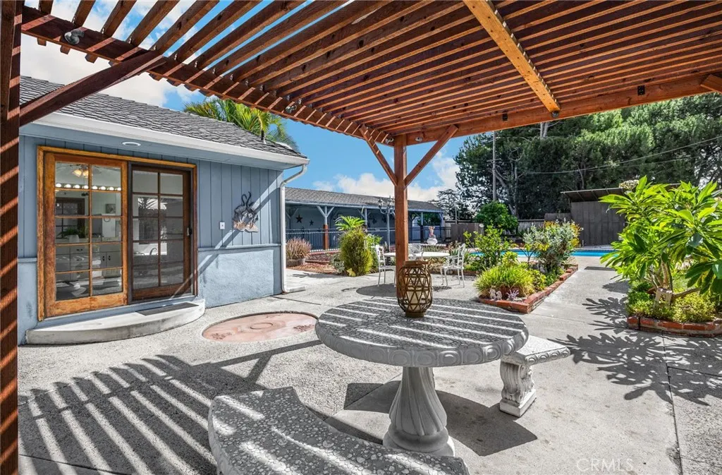 826 W Valencia Mesa Drive