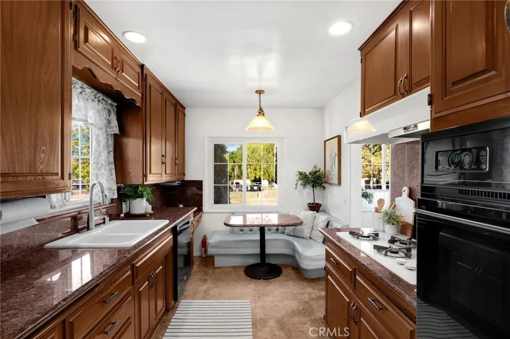 826 W Valencia Mesa Drive