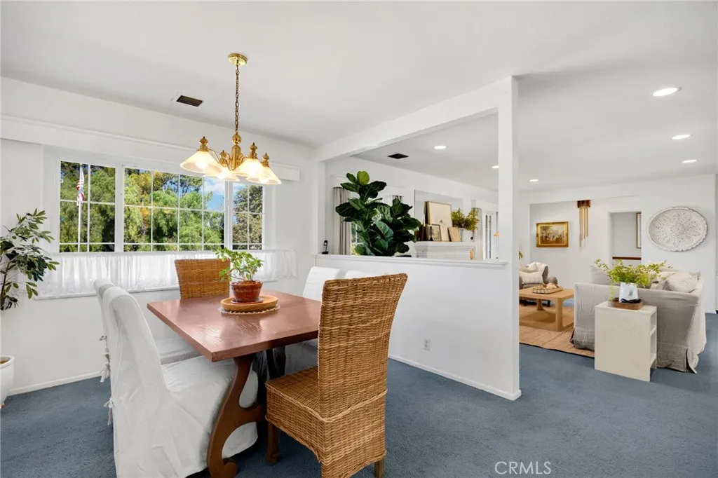 826 W Valencia Mesa Drive