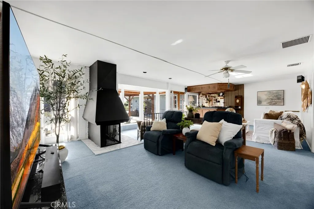 826 W Valencia Mesa Drive