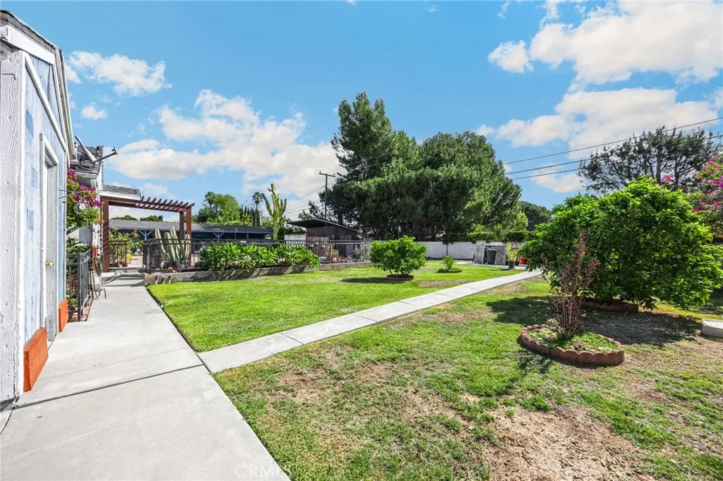 826 W Valencia Mesa Drive