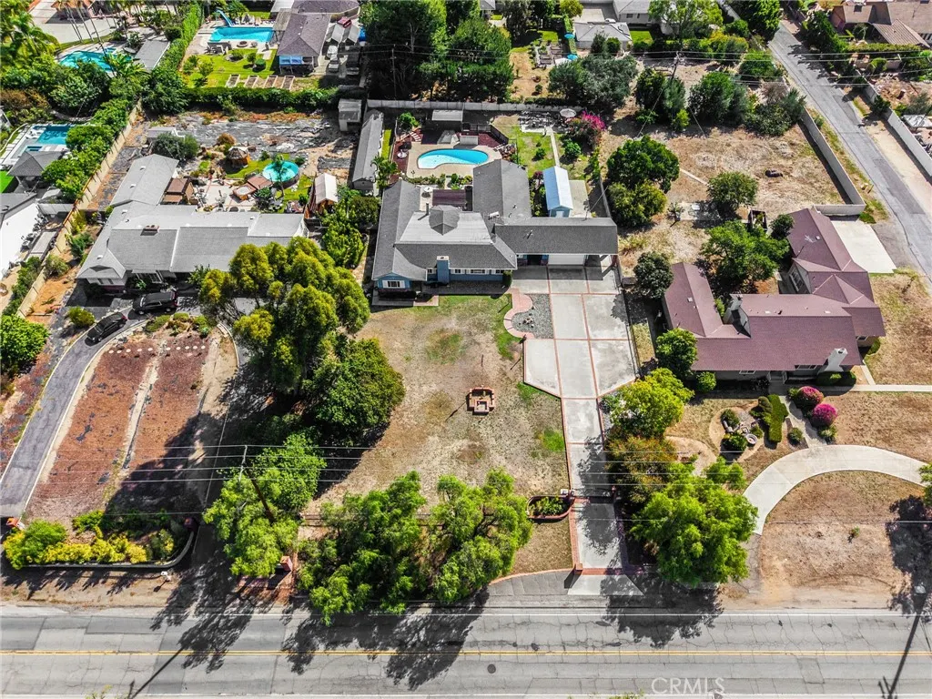 826 W Valencia Mesa Drive