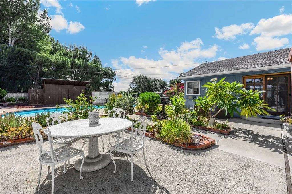 826 W Valencia Mesa Drive