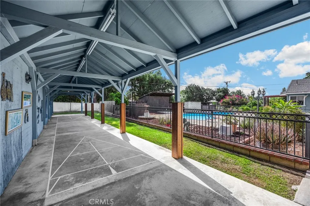 826 W Valencia Mesa Drive
