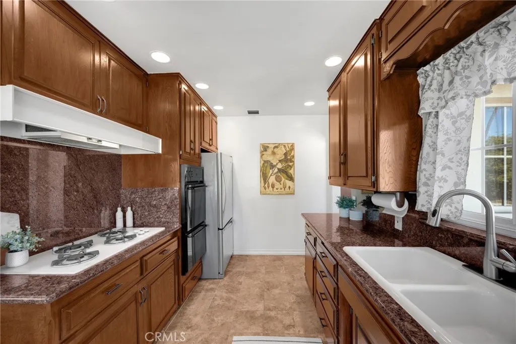 826 W Valencia Mesa Drive