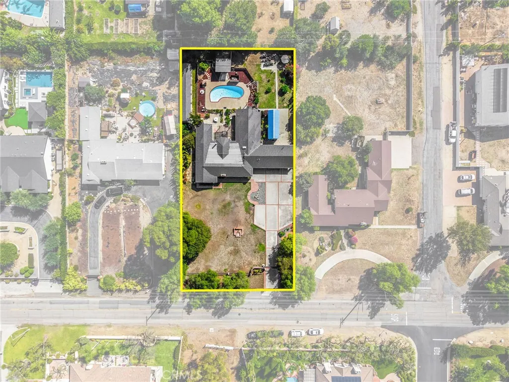 826 W Valencia Mesa Drive