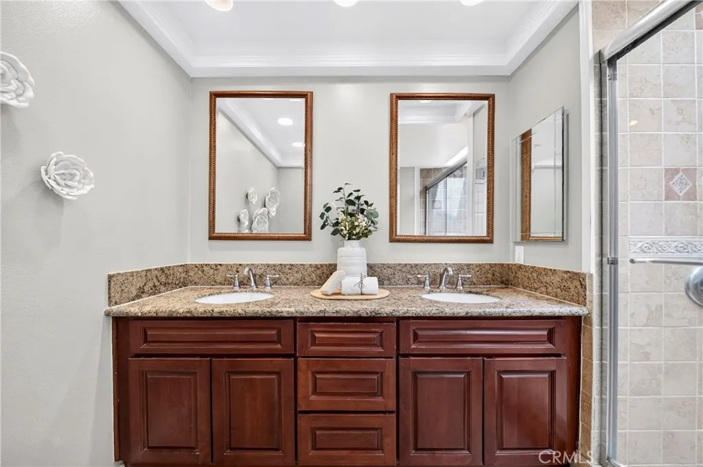 636 Colonial Circle