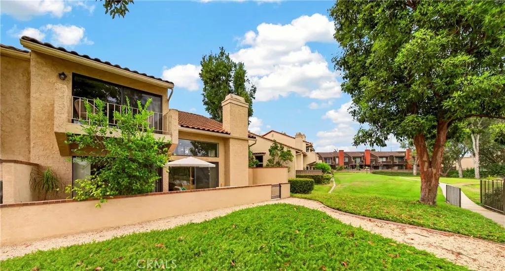 636 Colonial Circle