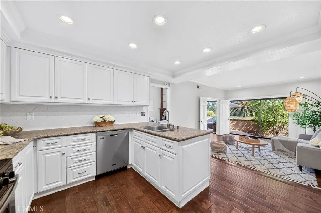 636 Colonial Circle