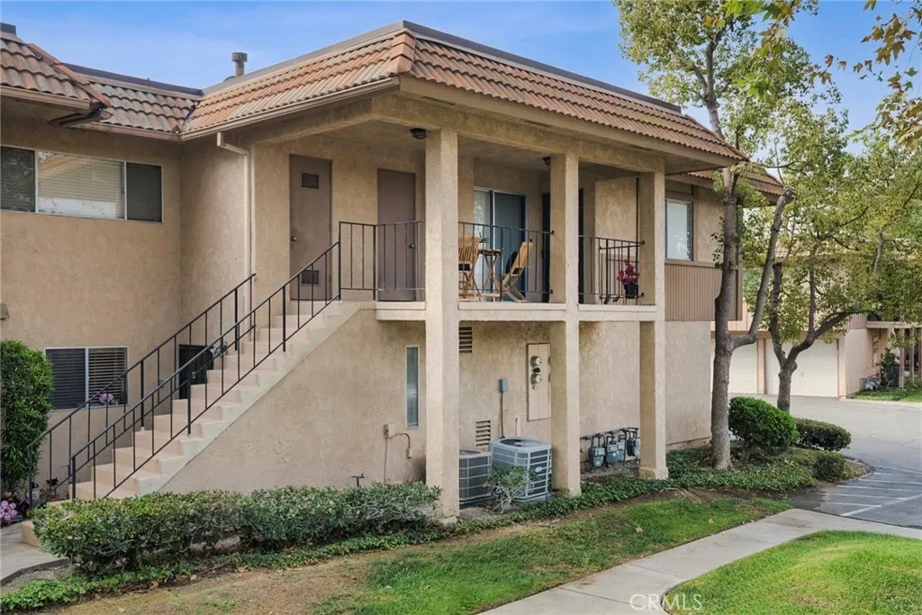 1064 Las Lomas Drive #D