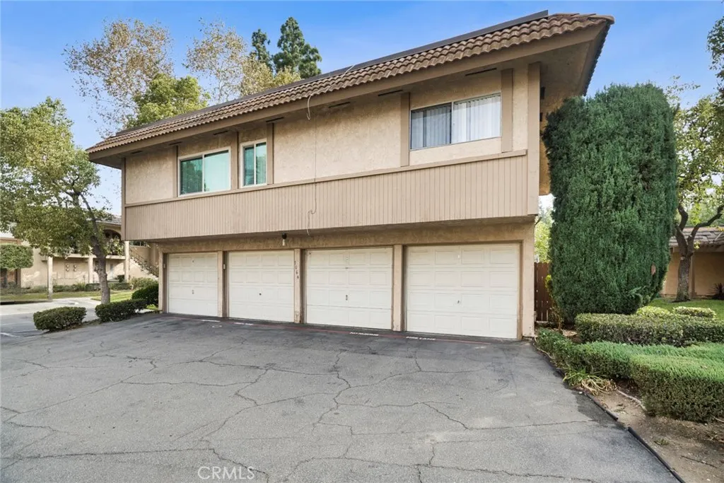 1064 Las Lomas Drive #D