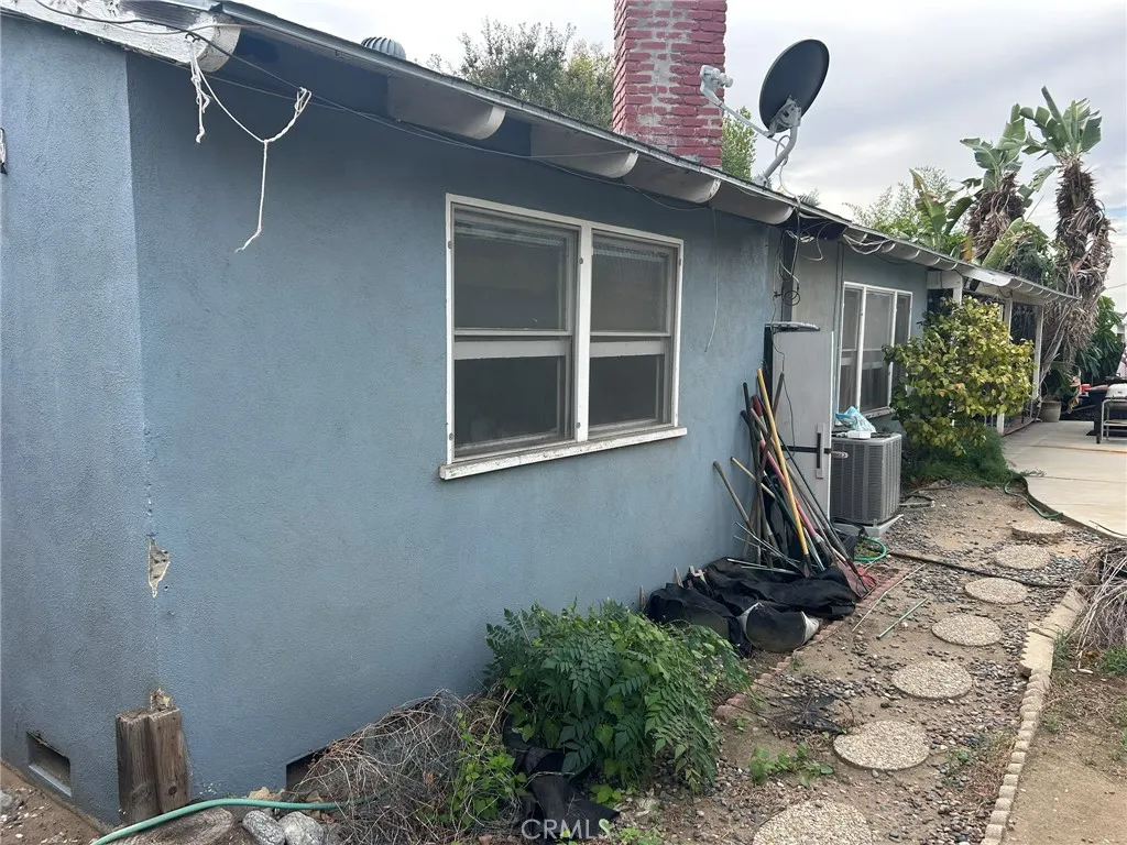 617 E Carroll