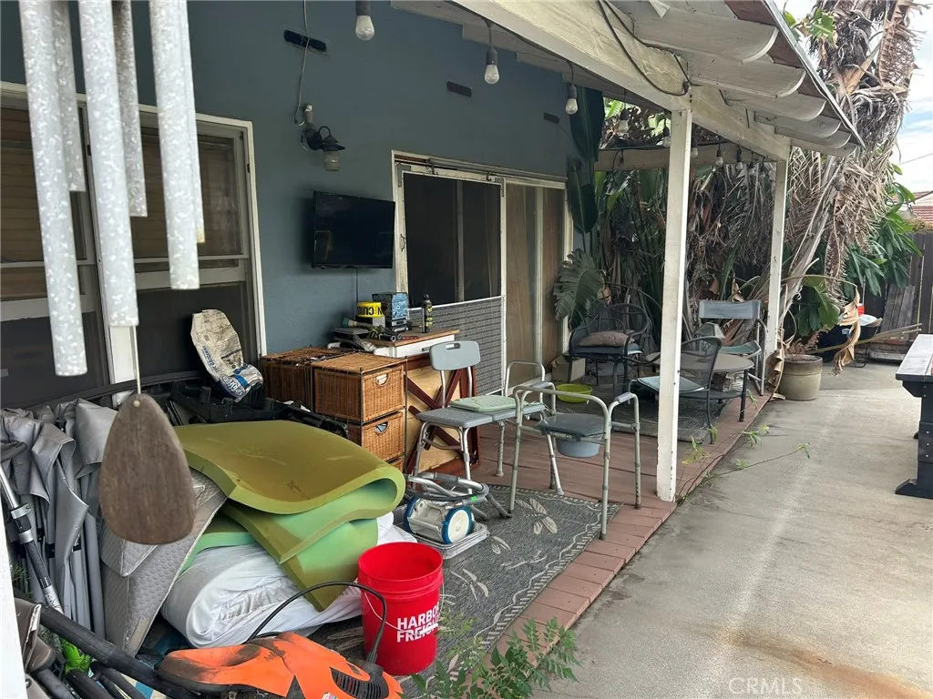 617 E Carroll