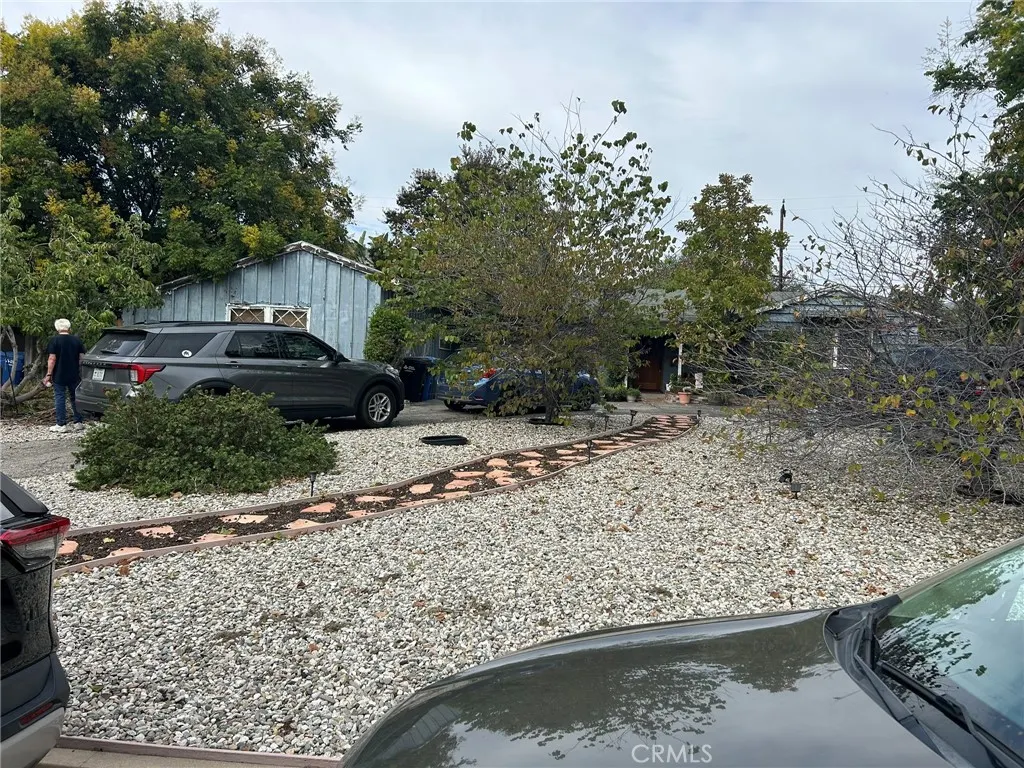 617 E Carroll
