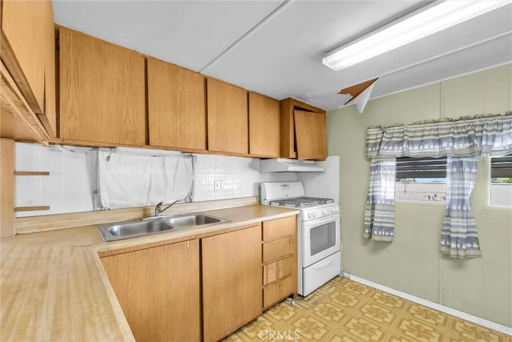 1380 N Citrus Ave #B3