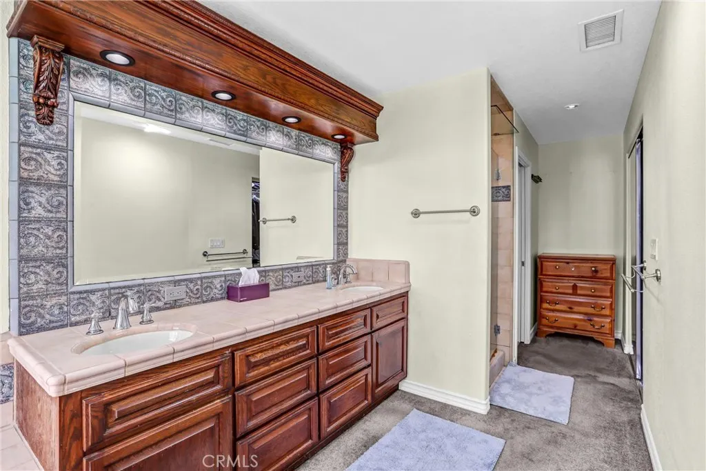 801 E Dalton