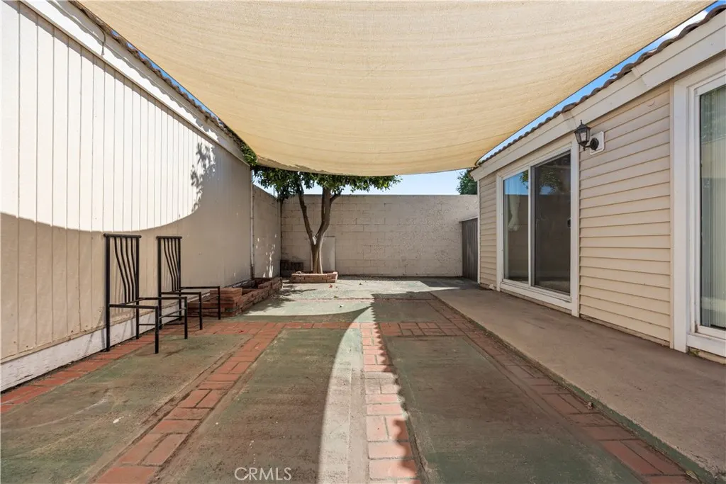 1552 Club Drive