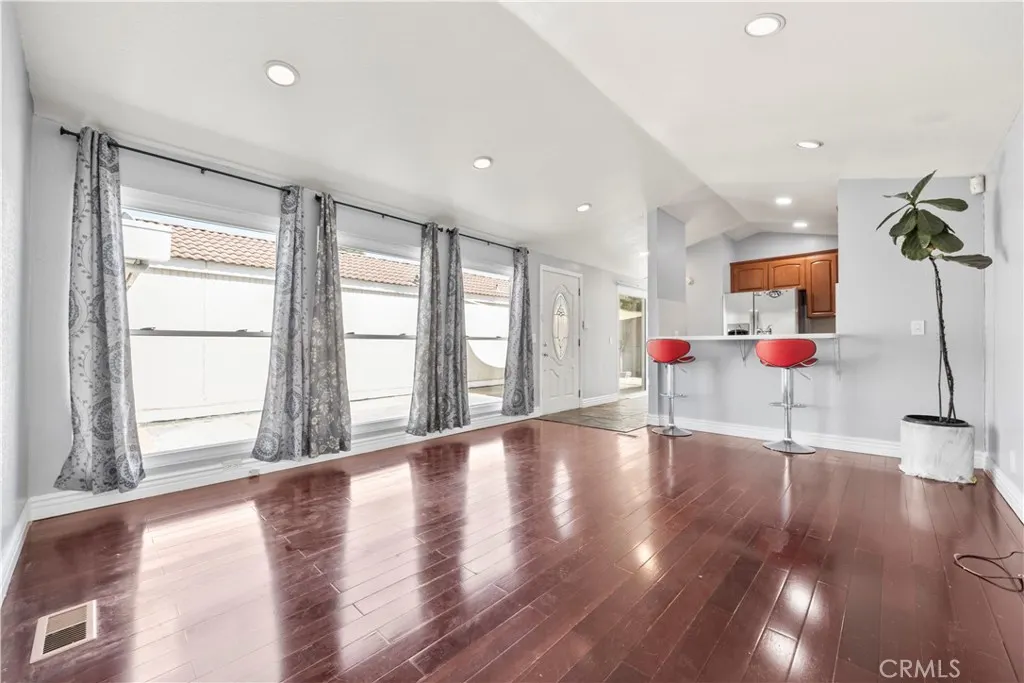 1552 Club Drive