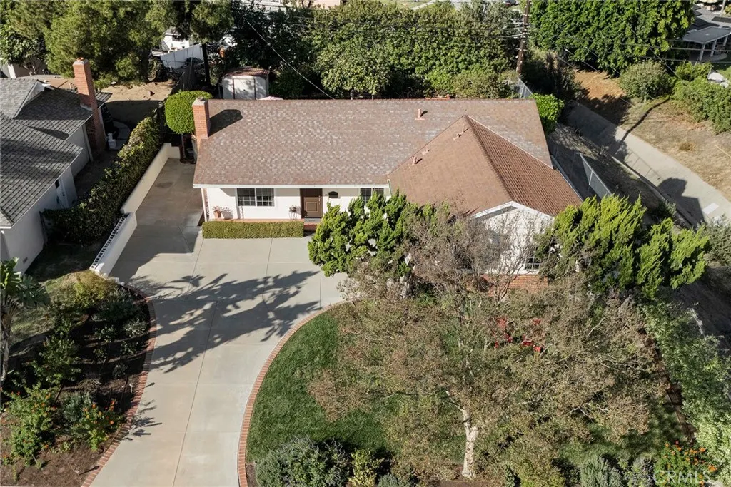 1525 Rolling Hills Drive