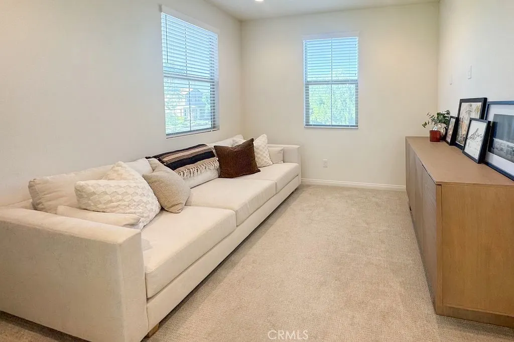 16111 Meadowhouse Ave