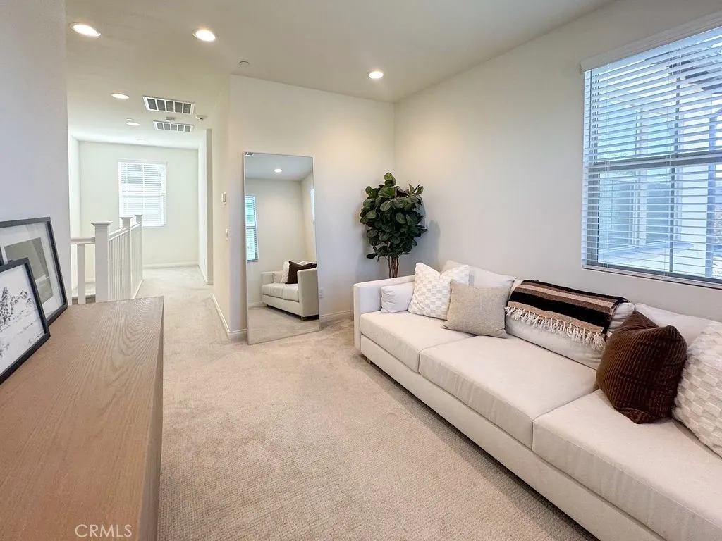 16111 Meadowhouse Ave