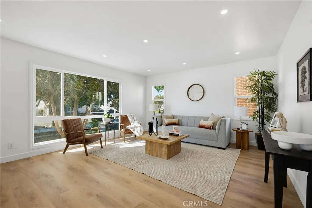 641 Plaza Serena