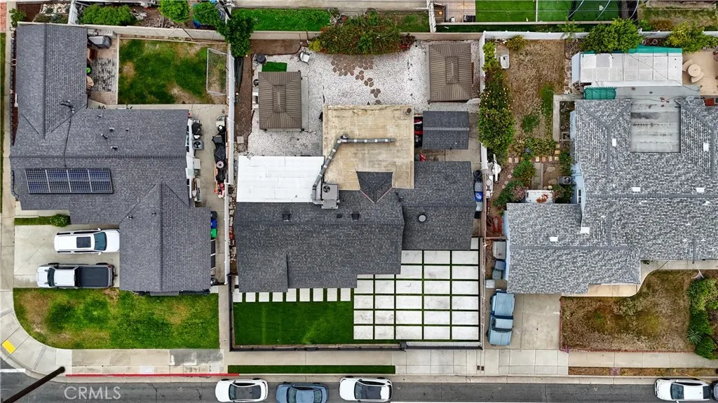 2571 W Lambert