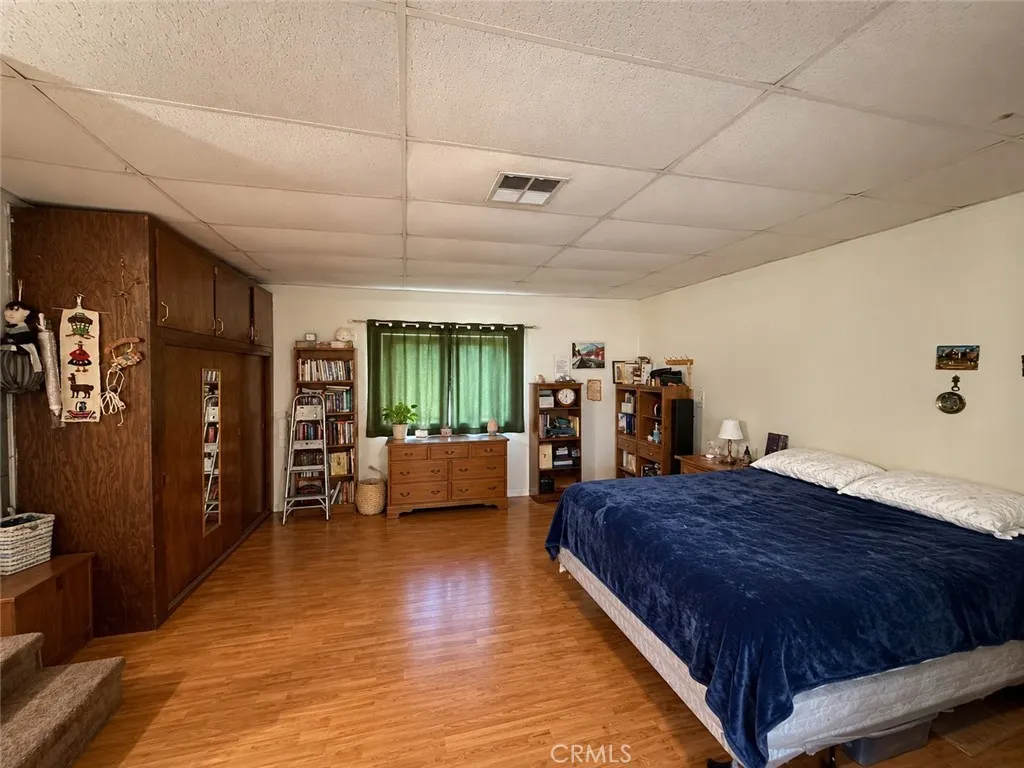 1783 S Park