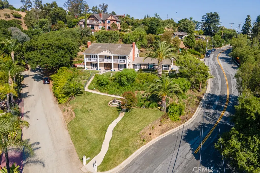748 S Walnut Avenue