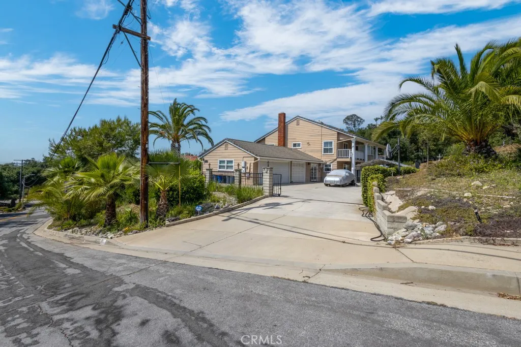 748 S Walnut Avenue