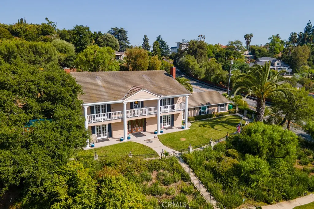 748 S Walnut Avenue