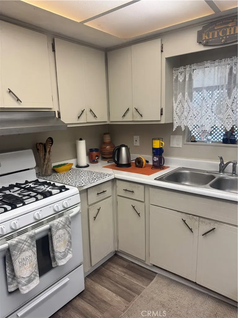 12700 ELLIOTT, #406