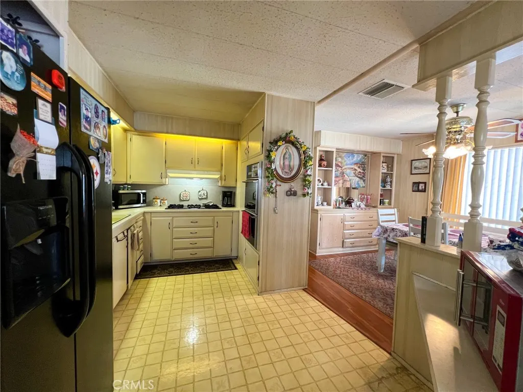 4095 Fruit St, #Spc 328