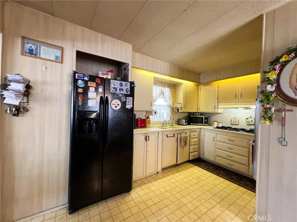 4095 Fruit St, #Spc 328