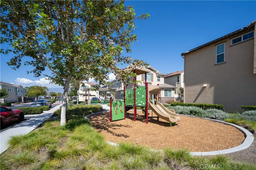 5563 Soria Drive